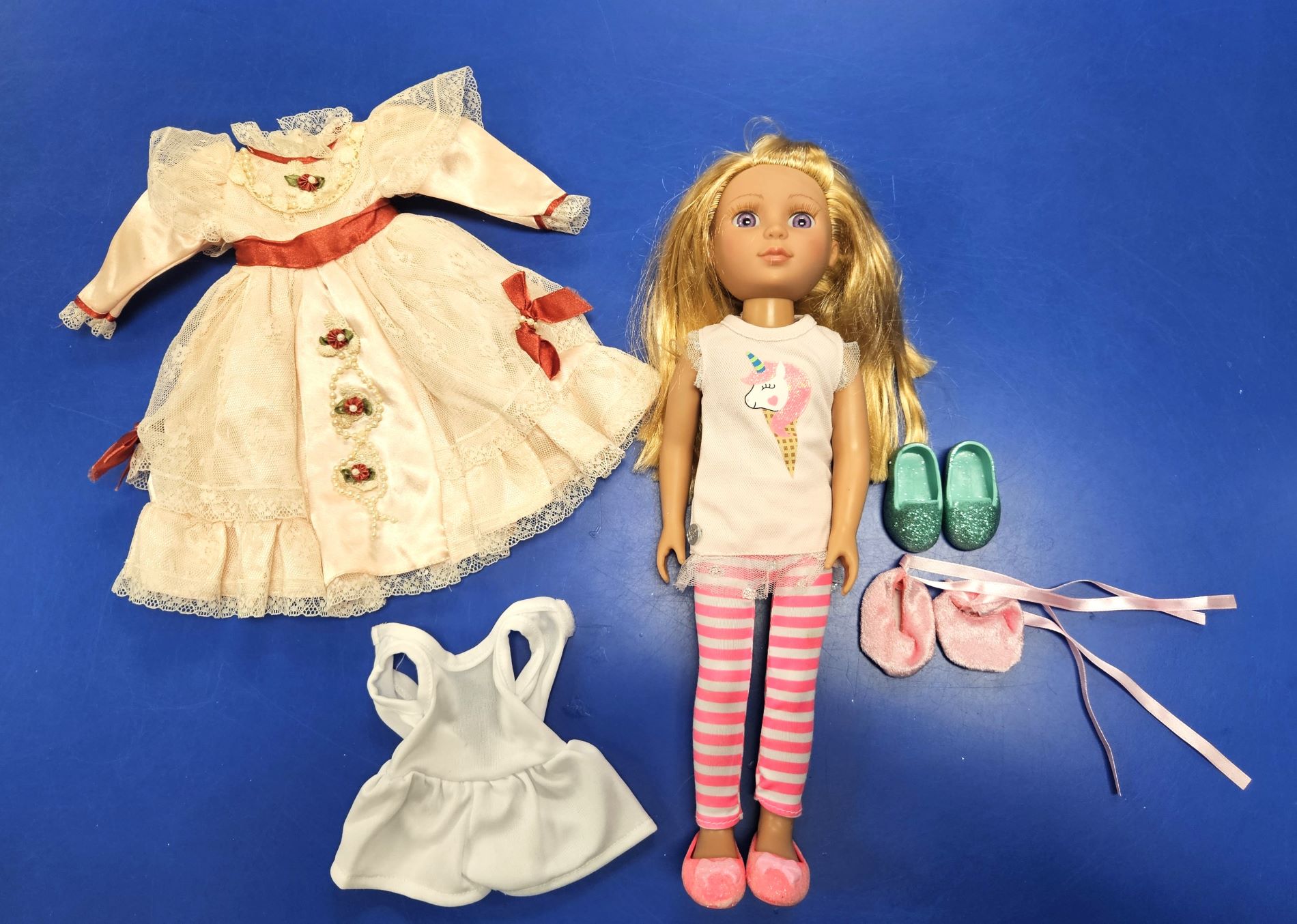 Lacy Glitter Girls Doll