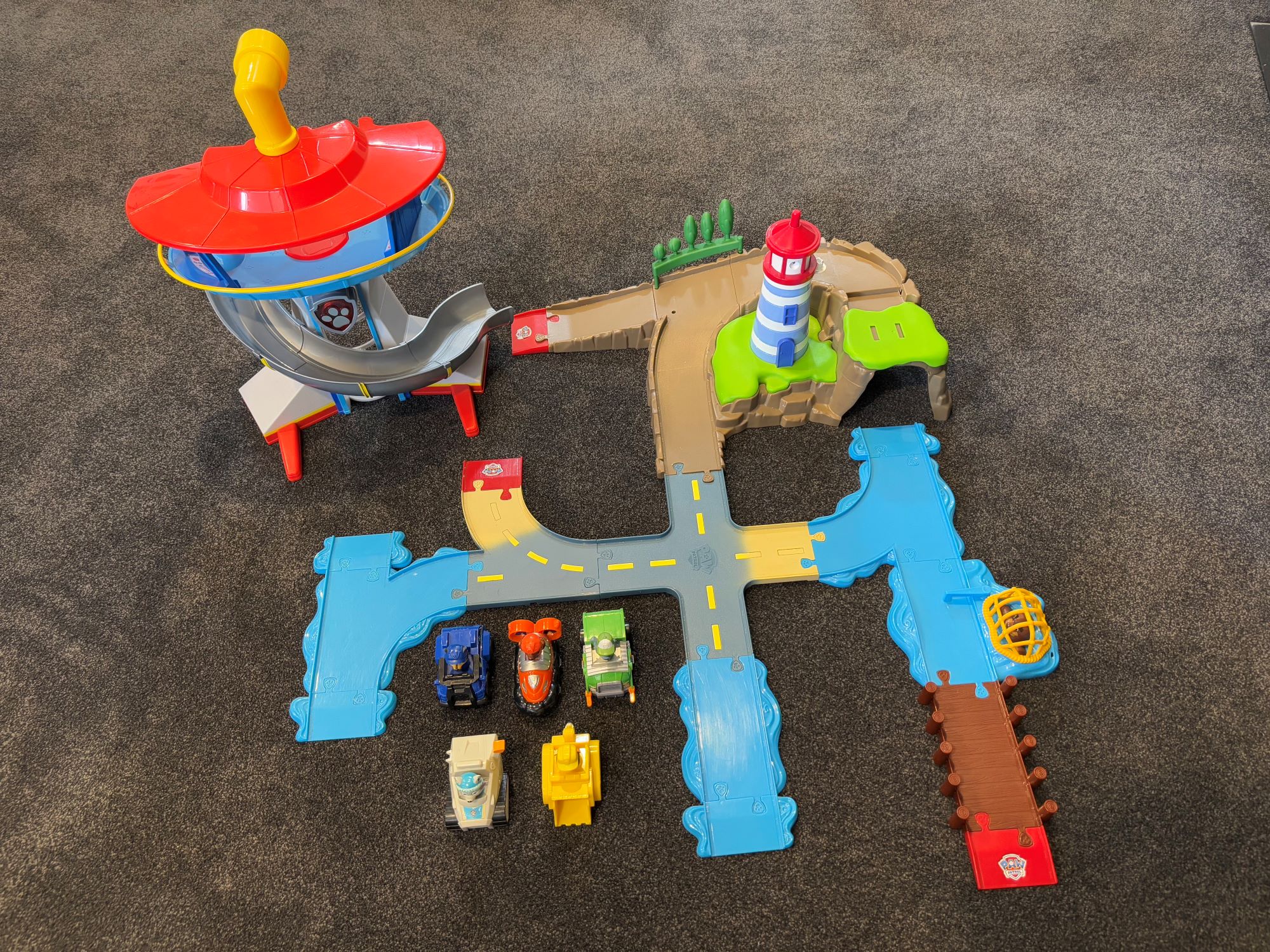 Paw Patrol Lookout Tower with Tracks