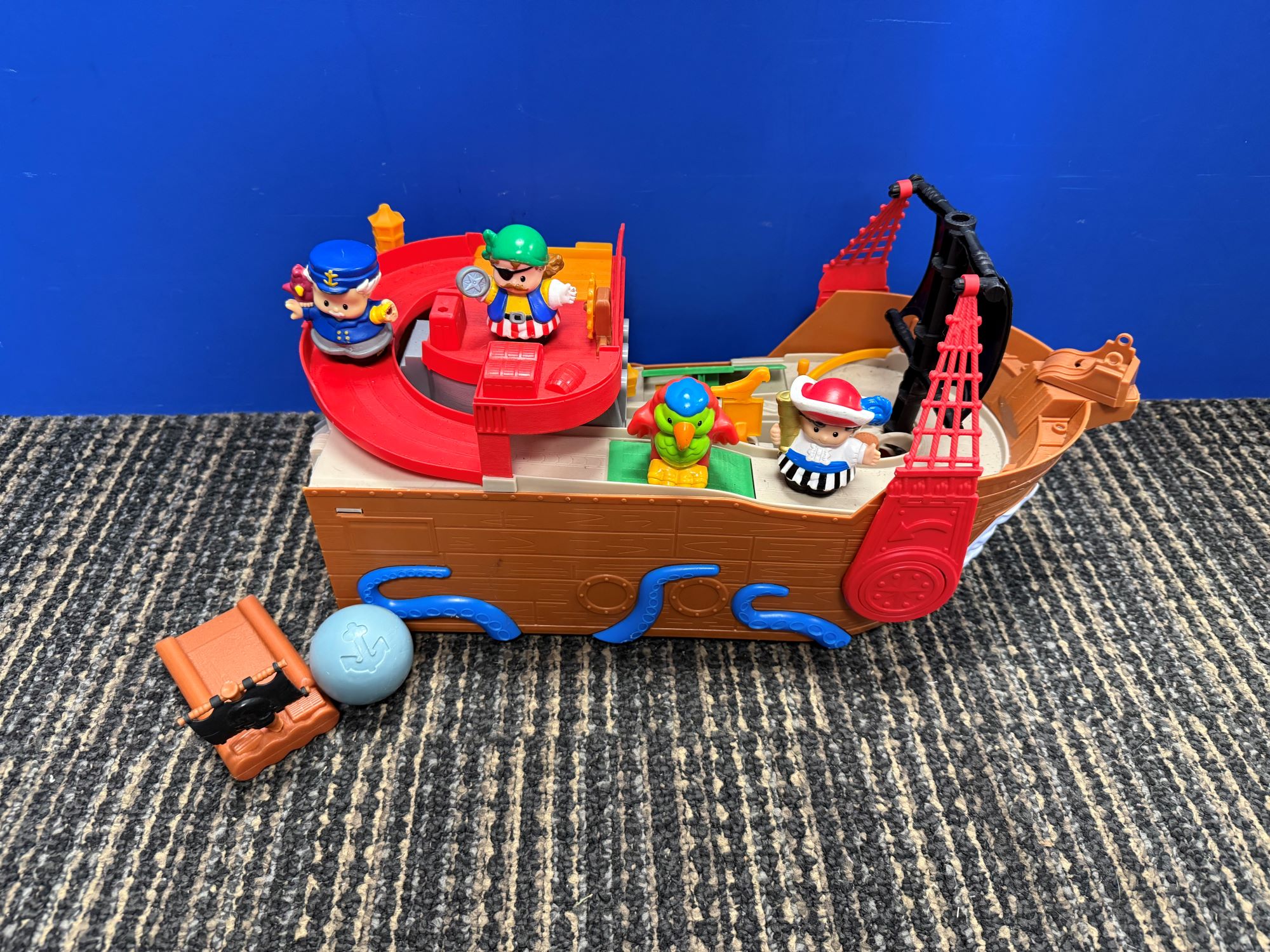 Pirate Ship with Little People